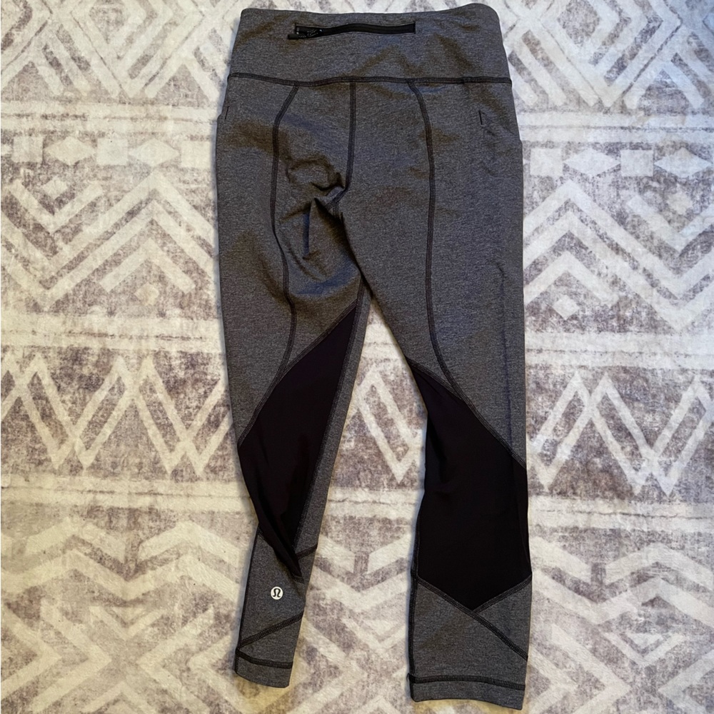 Lululemon cropped leggings, grey, worn only a few times, excellent condition